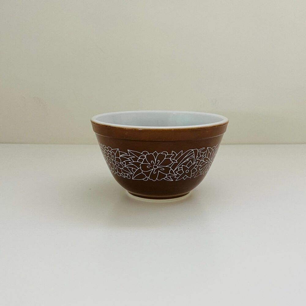 PYREX Brown White Woodland 401 Mixing Bowl 1.5 Pt
